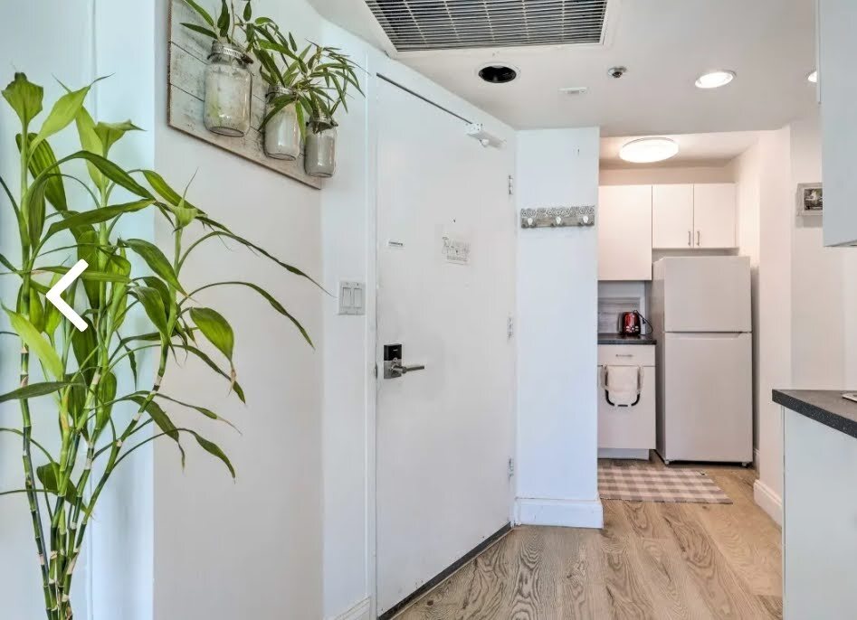 Building Photo - 5445 Collins Ave