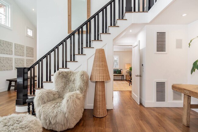 Building Photo - 41 Deep Woods Ln