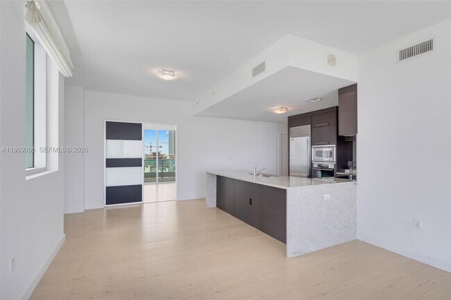 Building Photo - 900 Biscayne Blvd
