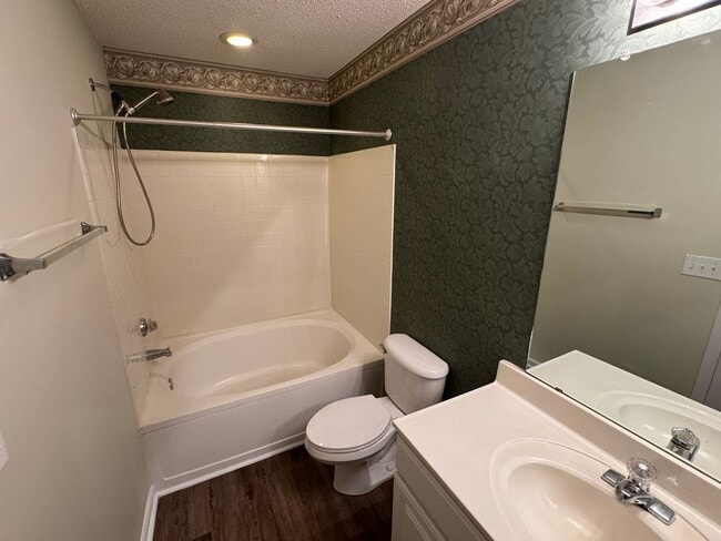 Building Photo - 8419 Southgate Commons Dr
