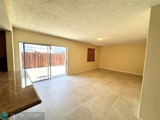 Building Photo - 12159 SW 52nd Ct