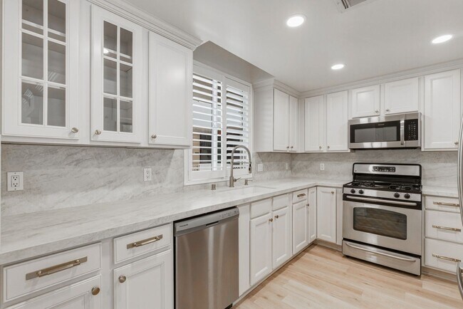 Building Photo - Massive Three Bedroom Two Bath Condo Available now!