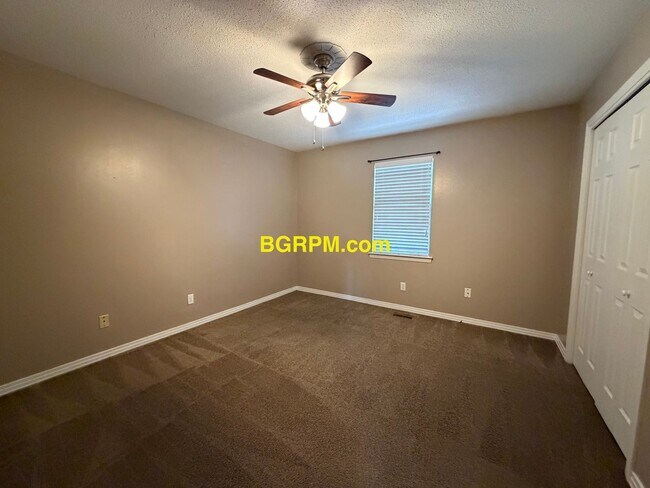 Building Photo - 119 Foxdell Cir