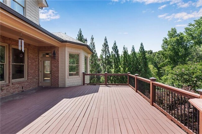 Building Photo - 5861 Yoshino Cherry Ln NE