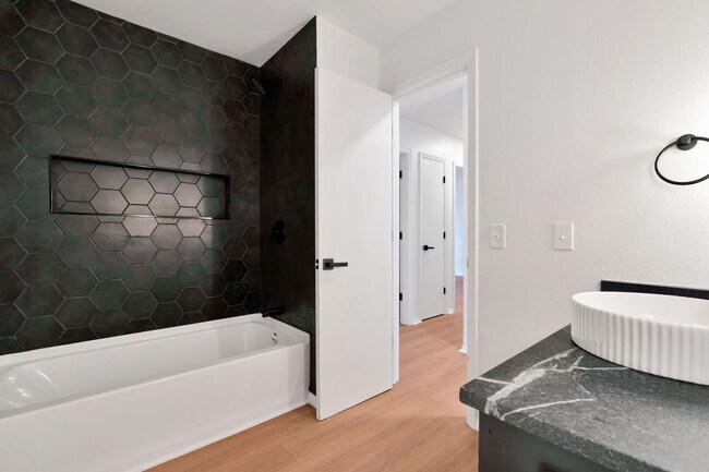 Building Photo - Freshly Remodeled 2 Bed 1.5 Bath home with large deck