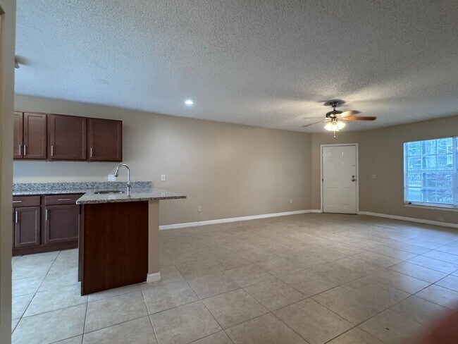 Building Photo - 2/2 first floor unit Lancelot of Winter Park