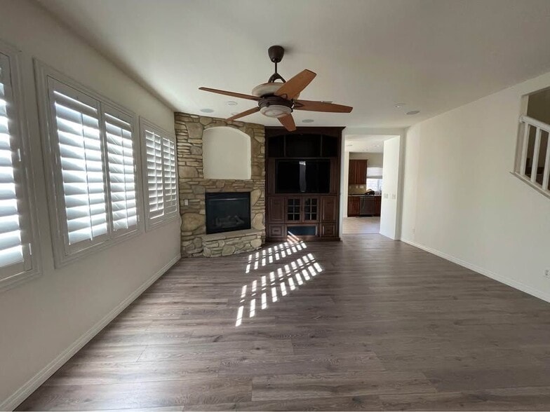 Building Photo - 35655 Winkler St