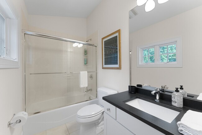 Building Photo - 84 Gunn Hill Rd