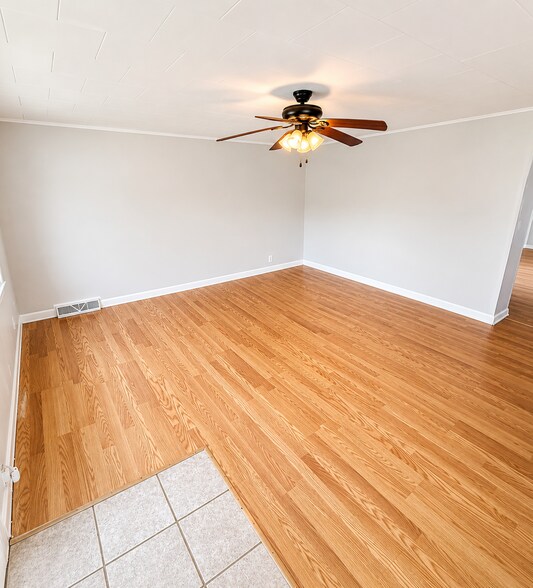 Building Photo - 314 3rd Ave