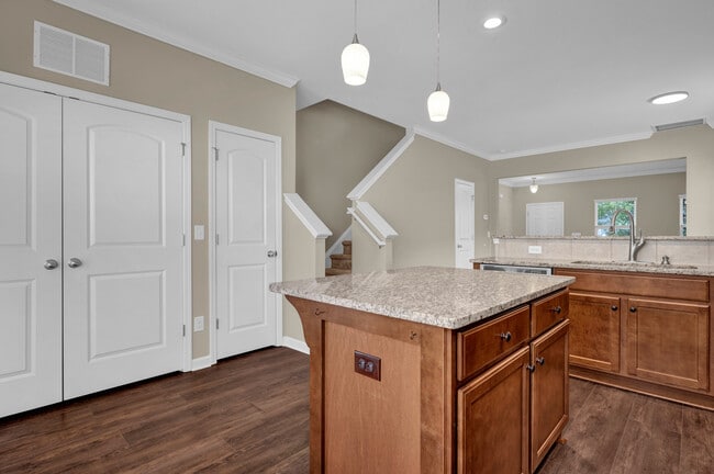 Building Photo - 11515 McDunkeld Dr