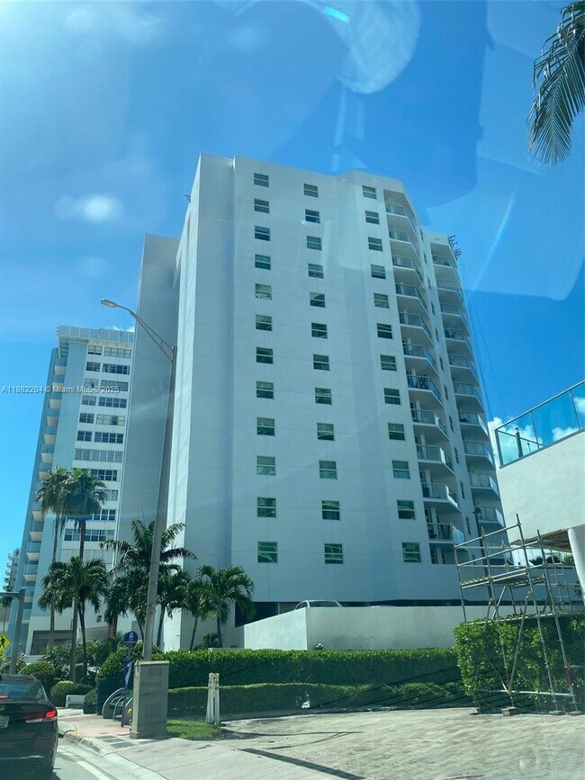Building Photo - 5880 Collins Ave