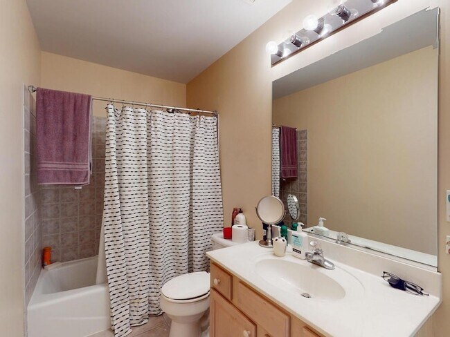 Building Photo - 113 Samuel Ct