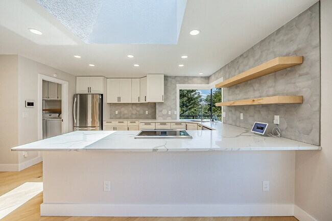 Building Photo - Sophisticated and Elegant home is located in Harbor Ridge at Browns Point. Spacious 4 bedroom, 4 ...
