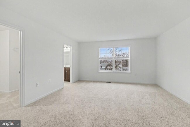 Building Photo - 7867 Oakbrook Dr