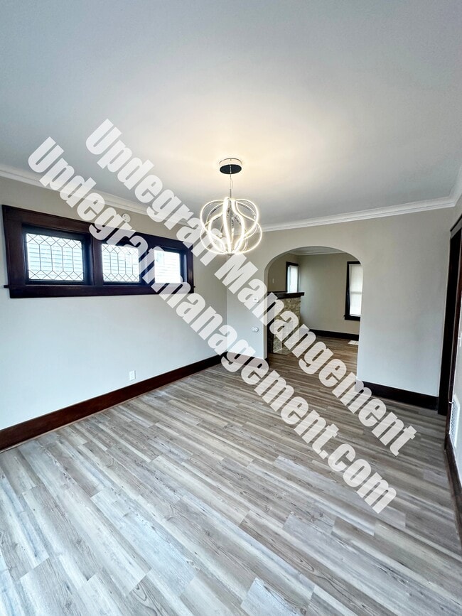 Building Photo - 174 Milton St