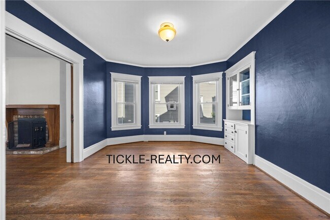 Building Photo - 15-17-17 Roosevelt St