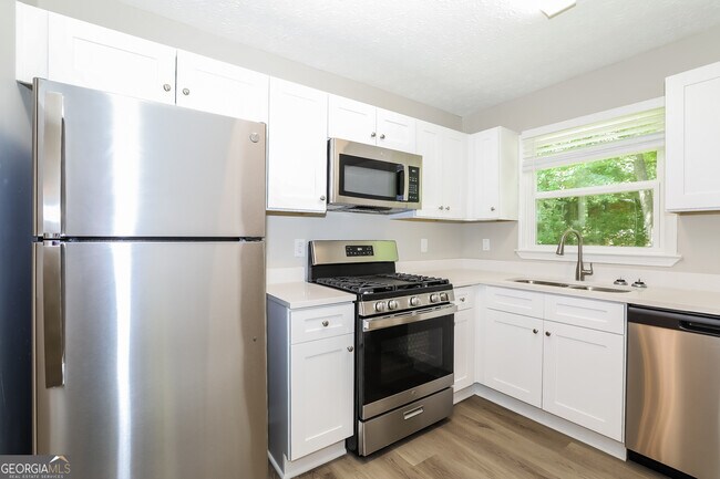 Building Photo - 1743 Hunting Creek Ln SE