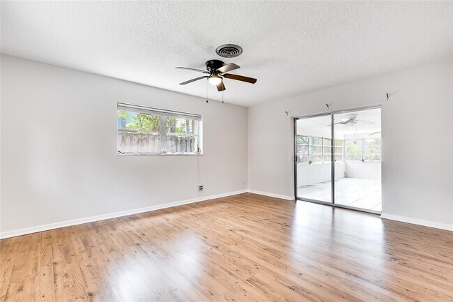 Building Photo - 3460 NE 28th Ave