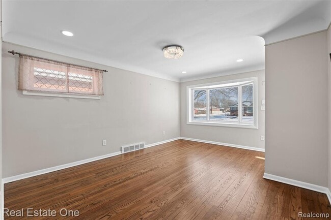 Building Photo - 4114 Lincoln Blvd