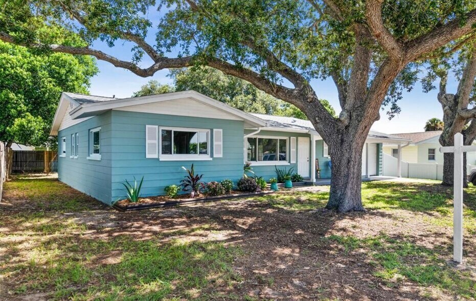 Building Photo - 11615 Park Blvd