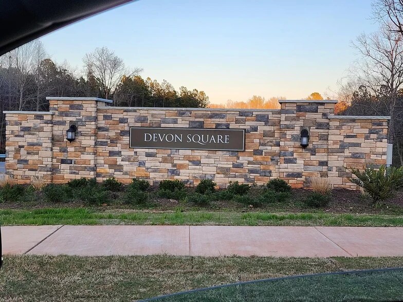 Primary Photo - 325 Devon Cliffs Dr