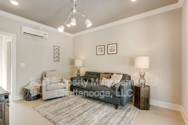 Building Photo - 410 Ziegler St