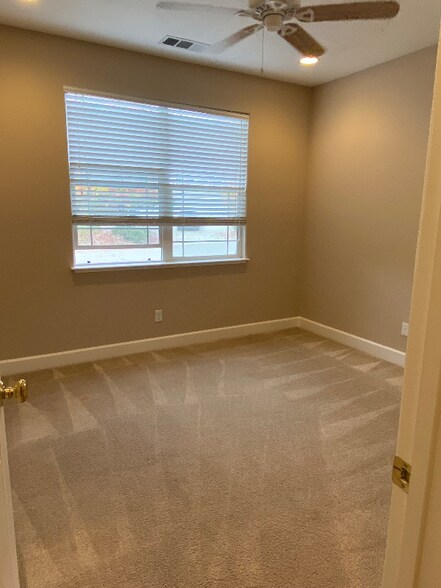 Building Photo - 4028 Windsor Point Pl