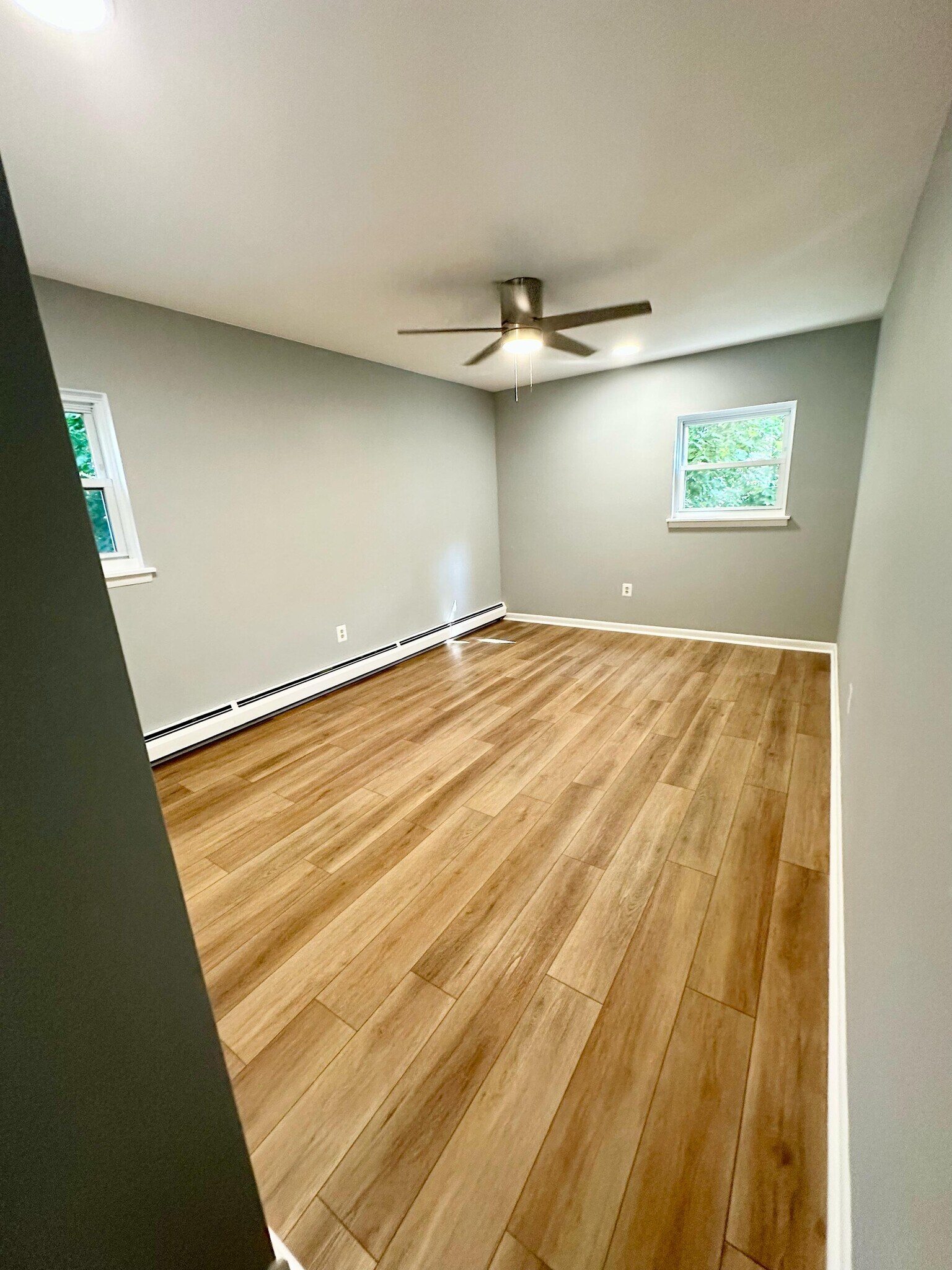 Building Photo - 424 Paxson Ave