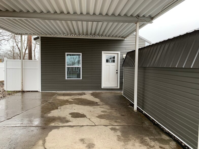 Front view - 202 19th street B