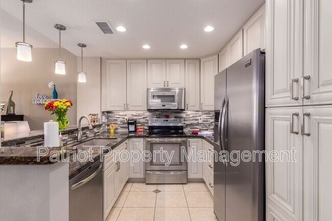 Building Photo - 9708-9708 E Vía Linda