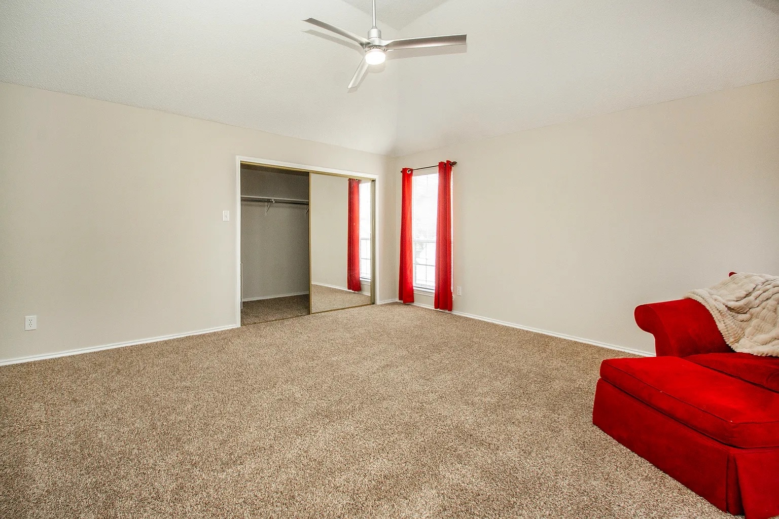 Building Photo - Room in House on Kentshire Cir