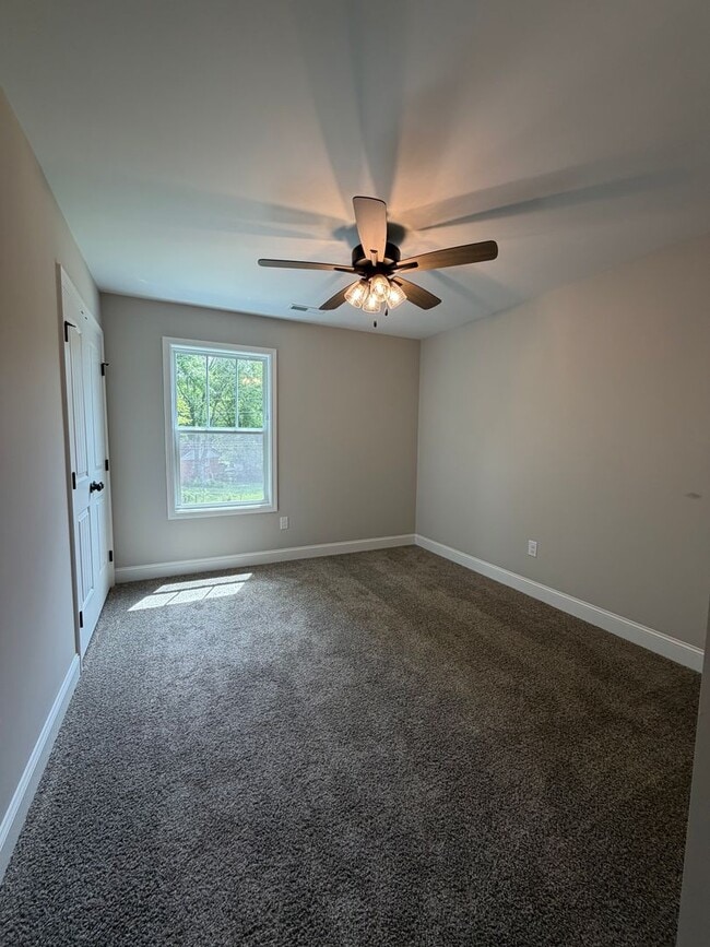 Building Photo - 3 Bedroom 2.5 Bath 1,732 sq ft