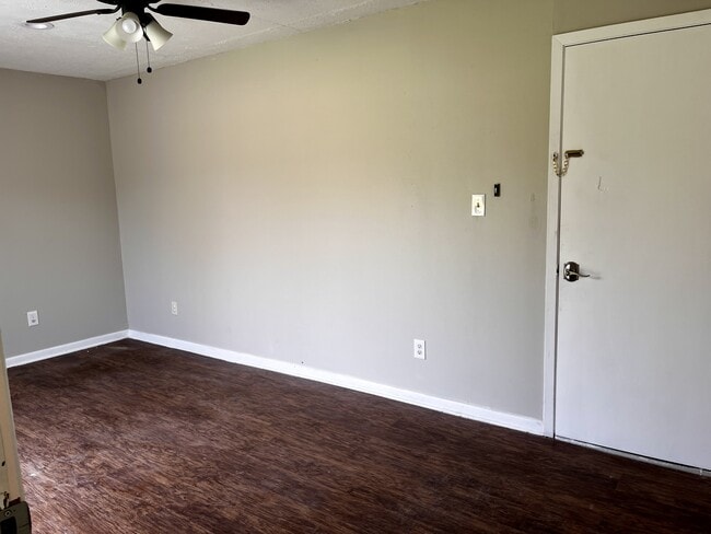 Building Photo - 1010 Holt St