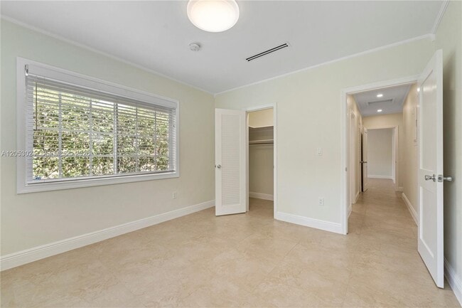 Building Photo - 516 Gerona Ave