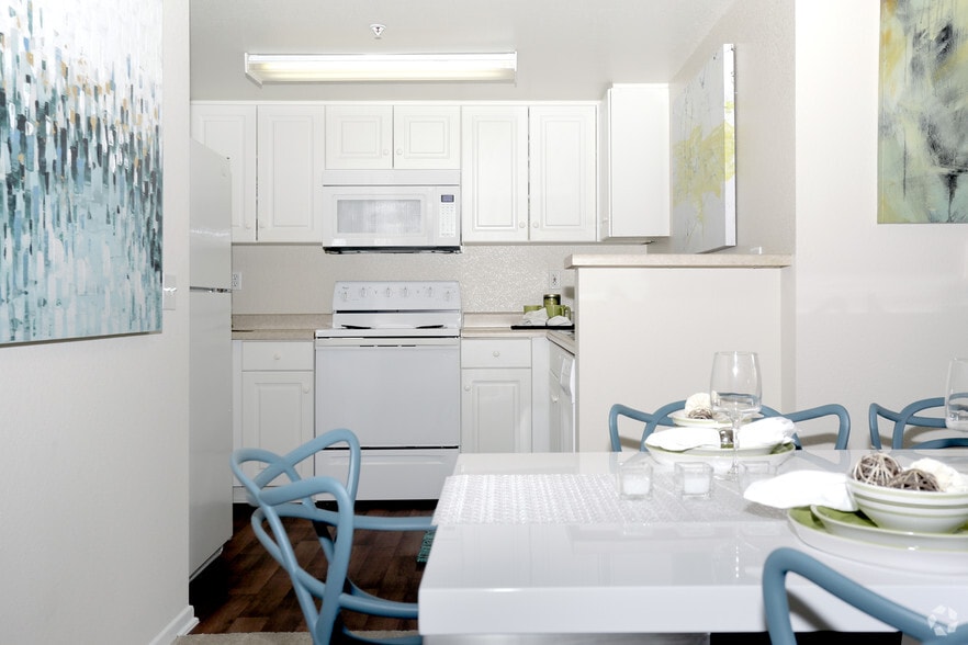 Primary Photo - Costa Verde Village Apartments