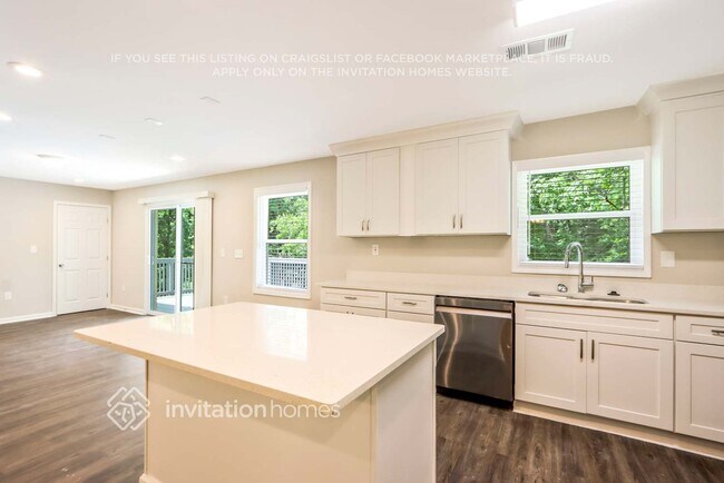 Building Photo - 5888 Simone Dr