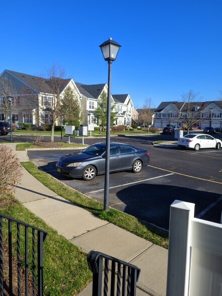 Building Photo - 243 Brookfield Dr