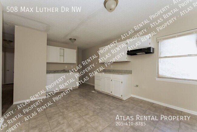 Building Photo - 508 Max Luther Dr NW
