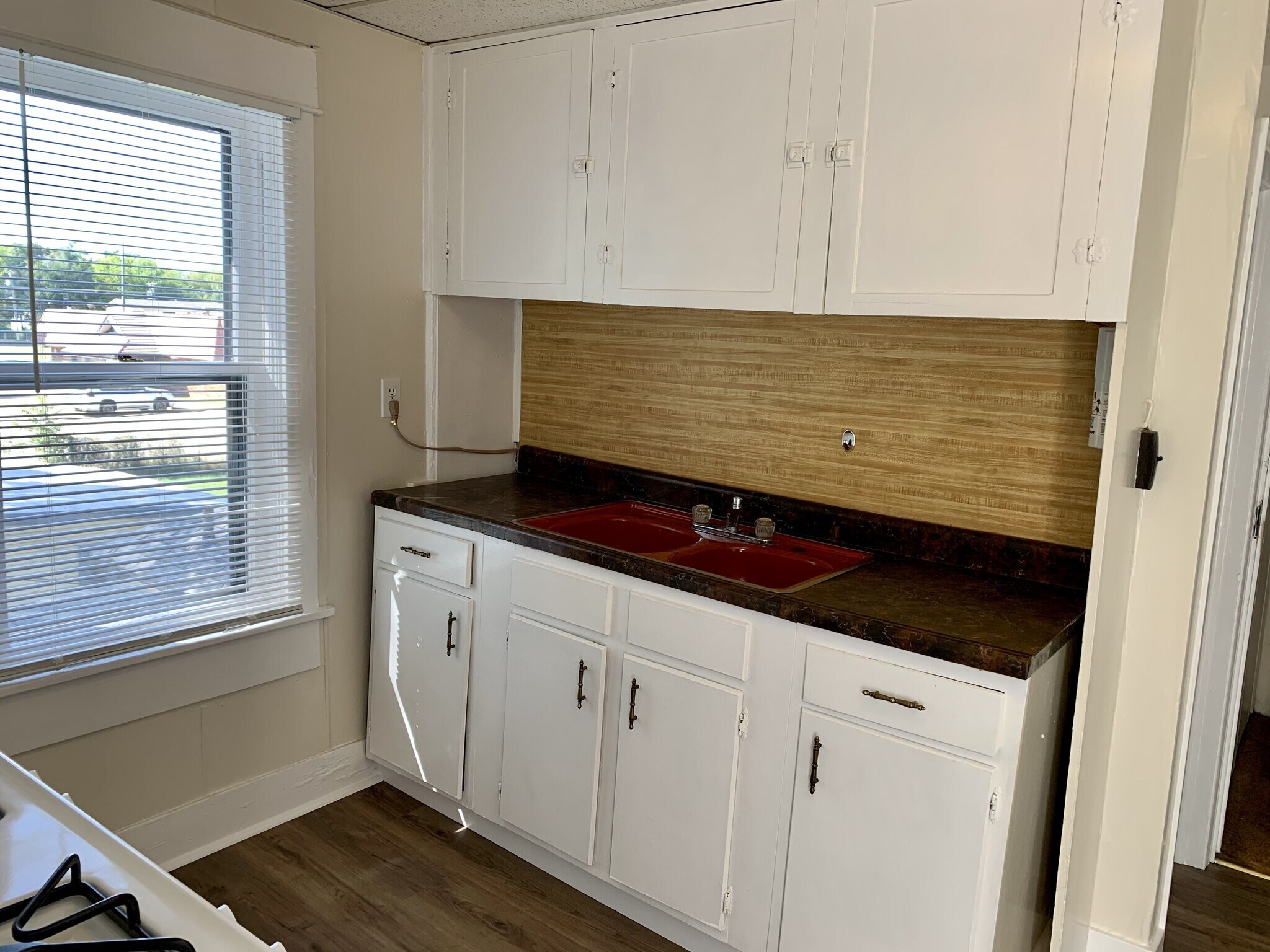 Building Photo - 833 Topeka