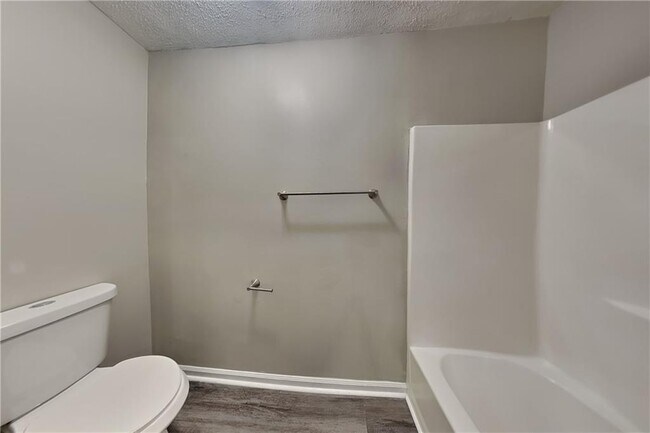 Building Photo - 4523 Hickory Grove Dr NW