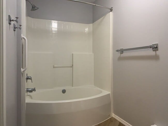 Building Photo - Charming 2Bed, 2Bath Condo in Auburn WA