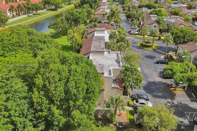 Building Photo - 10540 SW 154th Ct