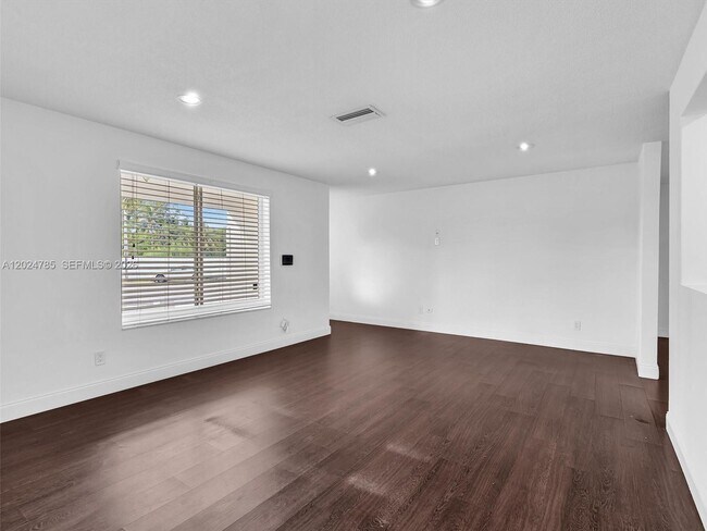 Building Photo - Southwest 42nd Terrace, Fort Lauderdale, FL 33314 - 3 BR 2 BA house