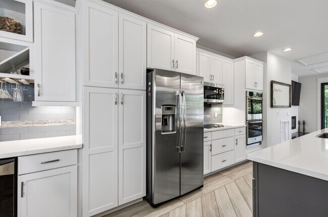 Building Photo - 622 Windward Cir S