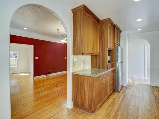 Building Photo - 203 S Stanley Dr