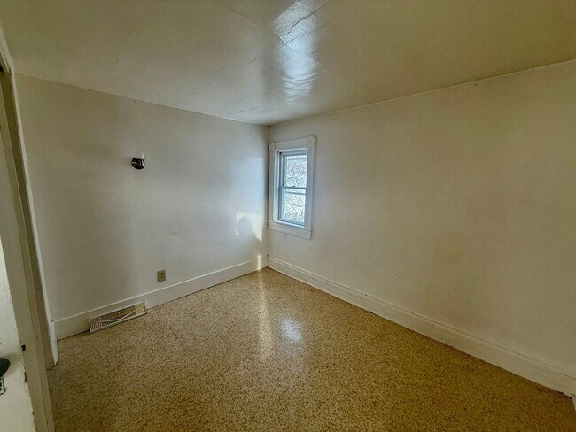 Building Photo - 111 N 3rd Ave