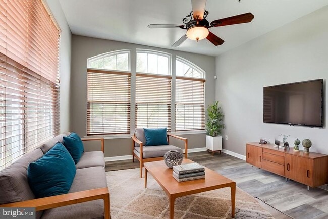 Building Photo - 151 Brynwood St