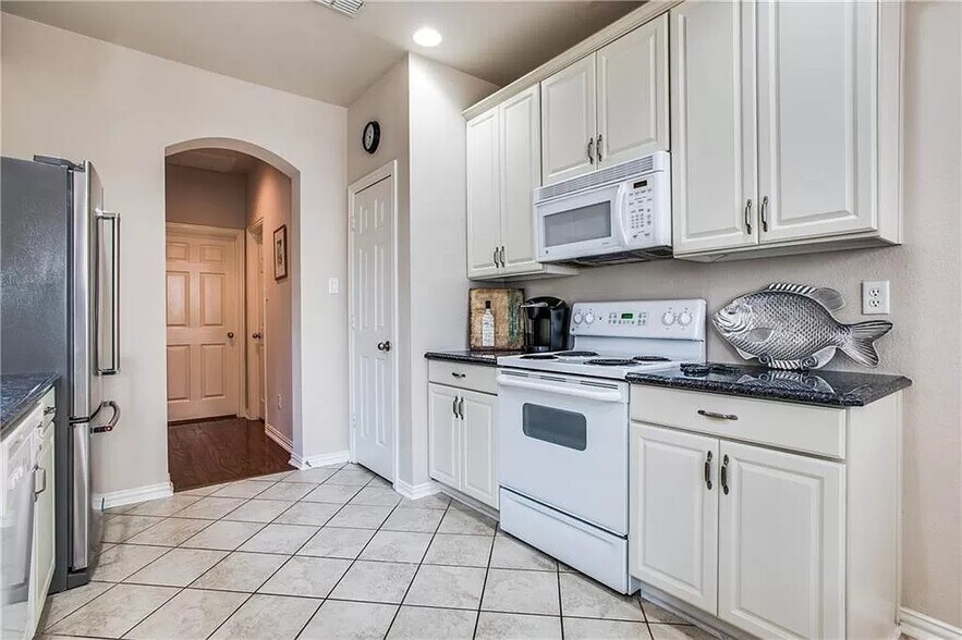 Building Photo - 1861 Sandpiper Ln