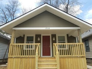 Building Photo - 2 Bedroom Ranch