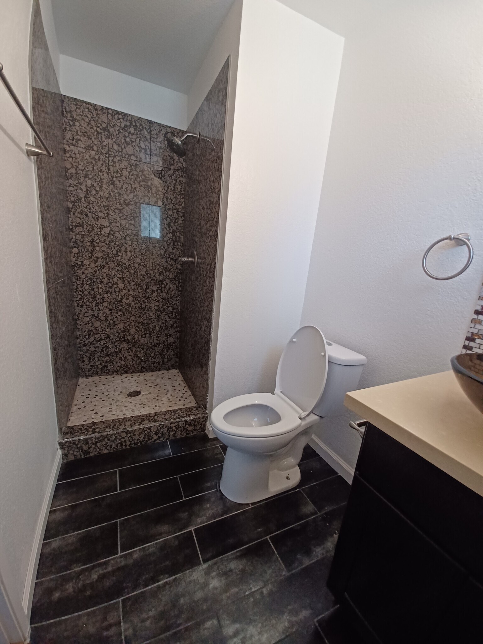 Toilet & bath - 1111 Central Ave